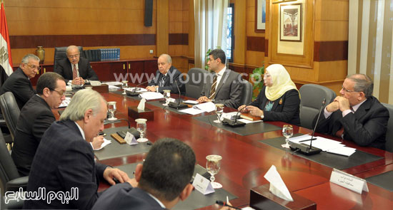 شريف اسماعيل اجتماع نواب محافظة الجيزه أعضاء مجلس النواب (4)