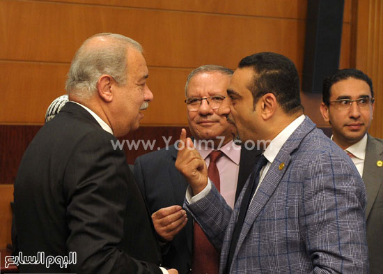 شريف اسماعيل اجتماع نواب محافظة الجيزه أعضاء مجلس النواب (5)