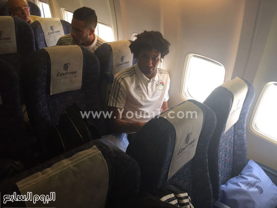 كواليس منتخب مصر فى الطائرة الخاصة قبل التوجه لنيجيريا (5)