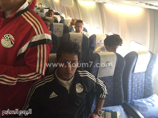 كواليس منتخب مصر فى الطائرة الخاصة قبل التوجه لنيجيريا (8)
