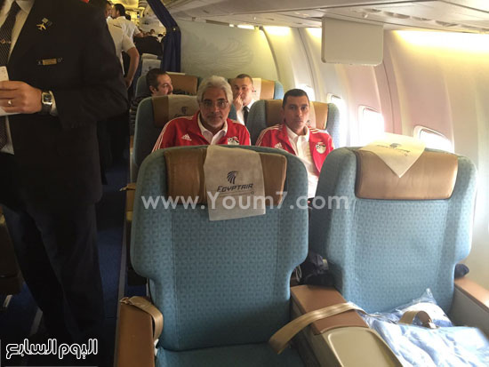 كواليس منتخب مصر فى الطائرة الخاصة قبل التوجه لنيجيريا (9)