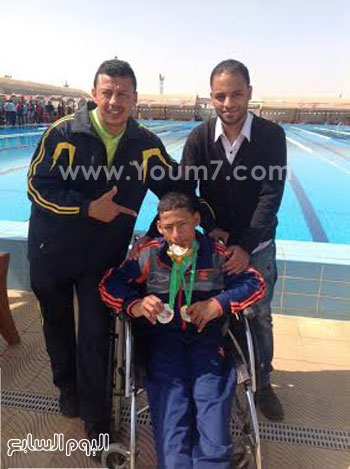 يوسف  جلال لاعب سباحة يحصد 3 ميداليات فضية وبرونزية بجنوب سيناء (3)