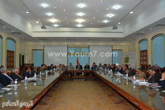 اجتماع مجلس الأمناء والآباء مع وزير التربية والتعليم  (2)