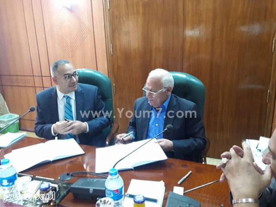 عادل الغضبان محافظ بورسعيد يستقبل نائب وزير الإسكان (1)