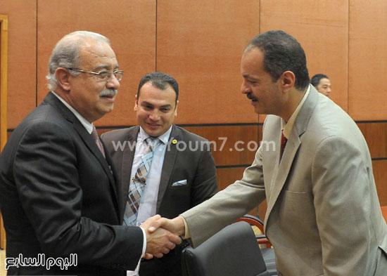  شريف إسماعيل رئيس الوزراء يستقبل نواب المنيا   (1)
