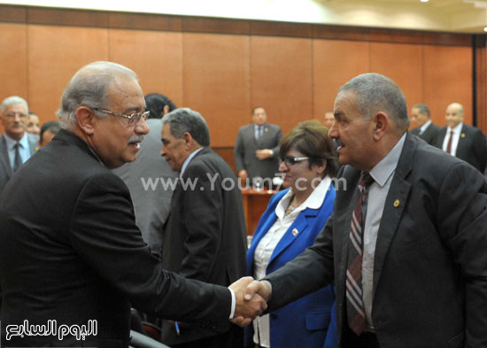  شريف إسماعيل رئيس الوزراء يستقبل نواب المنيا   (8)