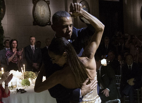 اوباما رقصه التانجو الارجنتين (10)