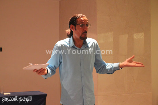 راسم منصور يقدم ورشة تدريبية فى التمثيل بمهرجان مسقط السينمائى (1)
