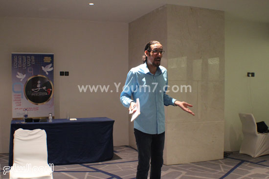 راسم منصور يقدم ورشة تدريبية فى التمثيل بمهرجان مسقط السينمائى (4)