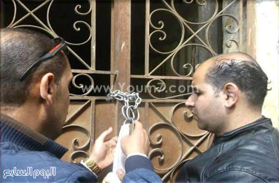 محافظة القاهرة تخلى منزل من سكانه بالشرابية بسبب خطورته الداهمة (2)