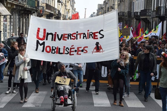اشتباكات-عنيفة-بين-متظاهرين-ضد-قانون-العمل-والشرطة-الفرنسية-(9)