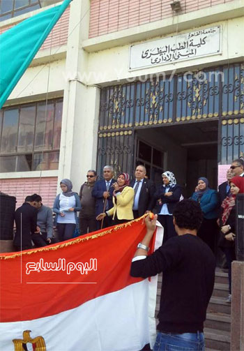 طابور الأسر الطلابية بطب بيطرى جامعة القاهرة (1)