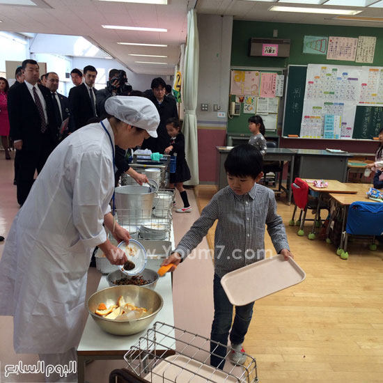 السيسى يختتم زيارته لليابان بجولة داخل مدرسة للتعليم الأساسى  (10)