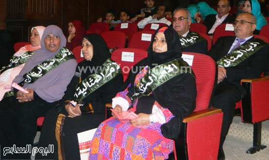 محافظ شمال سيناء الرئيس أهدى الأمهات والآباء المثاليين رحلات عمرة (5)