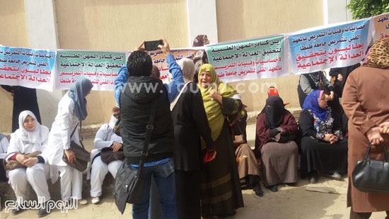 اعتصام العاملين بالمعهد الفنى الصحى للتمريض بطنطا (4)