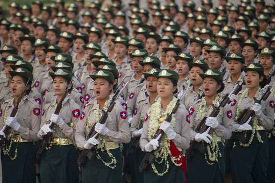 عيد القوات المسلحة فى ميانمار (2)