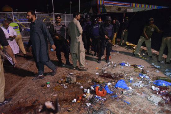 الهجوم-الانتحارى-بمدينة-لاهور-الباكستانية-(14)