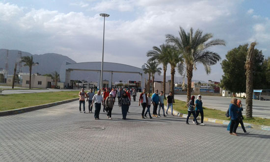 وفد من طلاب جامعة المنوفية يزورون ميناء نوبيع (7)
