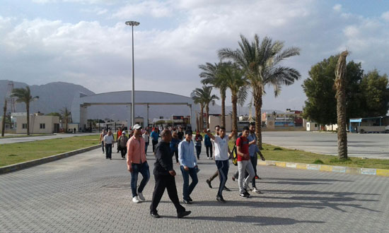 وفد من طلاب جامعة المنوفية يزورون ميناء نوبيع (6)