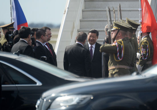 زيارة-الرئيس-الصينى-لتشيكيا-تثير-احتجاجات-(4)