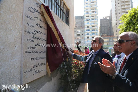  وزير الشباب يفتتح ملعب بمركز شباب طوسون بالإسكندرية (2)