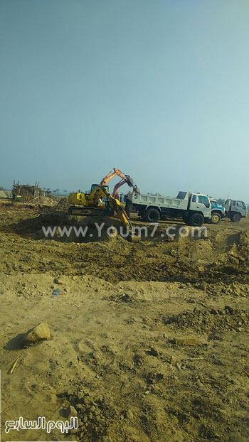 إزالة تعديات على نهر النيل بمساحة 10 آلاف م3 بمدينة الصف بالجيزة (3)