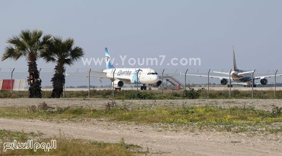 طائرة مصر للطيران  المختطفة،الطائرة المختطفة، مصر للطيران ، قبرص ، مطار برج العرب  (5)