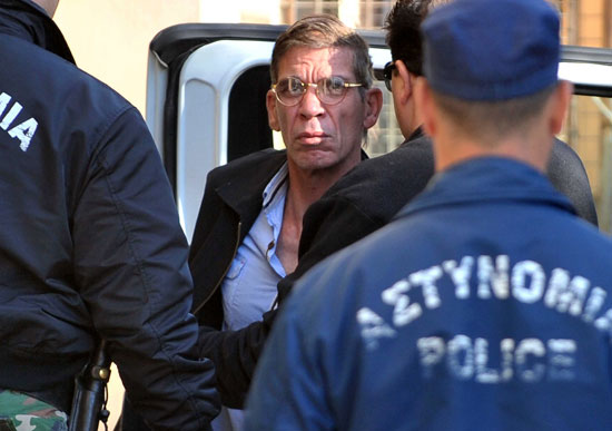 مختطف الطائرة المصرية يمثل أمام محكمة قبرص (10)