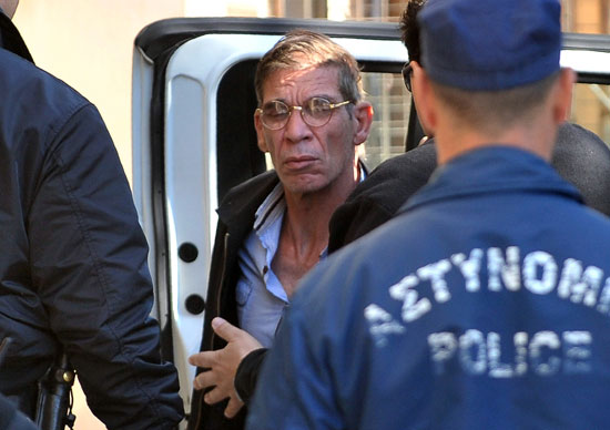 مختطف الطائرة المصرية يمثل أمام محكمة قبرص (12)