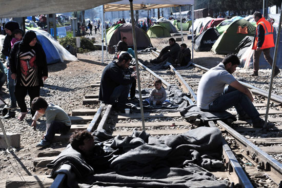 مخيم لاجئين فى اليونان (8)