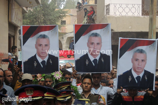 جنازة عسكرية للمقدم طارق مصطفى فى الشرقية (4)