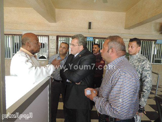 مدير أمن شمال سيناء يتفقد سجن العريش ويلتقى عددا من السجناء (1)