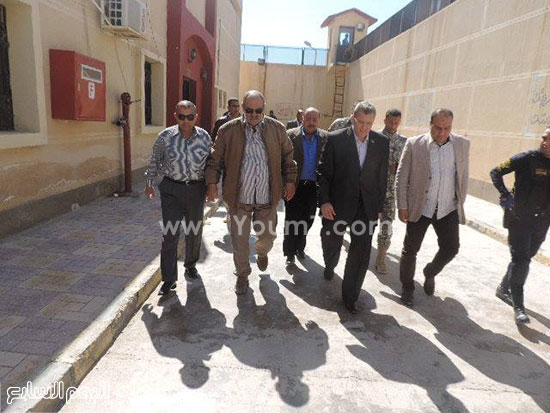 مدير أمن شمال سيناء يتفقد سجن العريش ويلتقى عددا من السجناء (10)