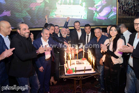 المطرب العراقى همام يحتفل بتوقيع عقود ألبوماته مع المنتج على المولى ببيروت (1)