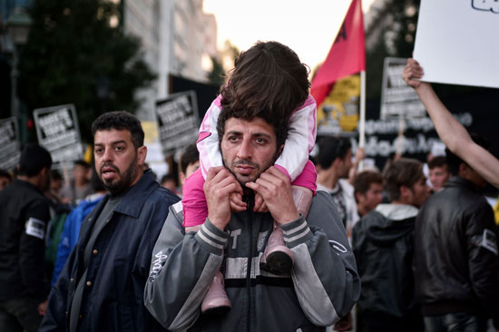 مهاجرون ولاجئون يتظاهرون فى أثينا ضد الاتفاق الأوروبى-التركى (4)