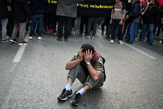 مهاجرون ولاجئون يتظاهرون فى أثينا ضد الاتفاق الأوروبى-التركى (11)