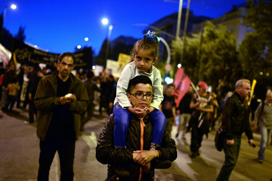 مهاجرون ولاجئون يتظاهرون فى أثينا ضد الاتفاق الأوروبى-التركى (14)