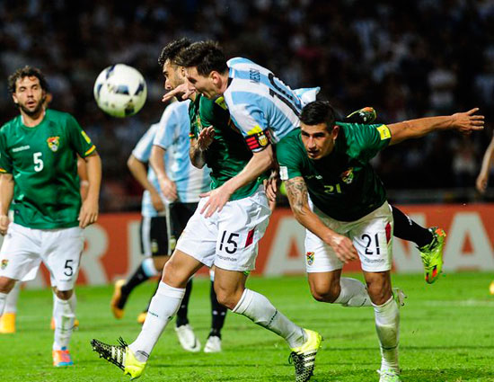 ميسي يدخل تاريخ الأرجنتين بعد الفوز على بوليفيا فى تصفيات المونديال (3)