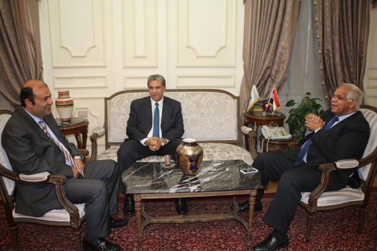 اجتماع محافظ القاهرة ووزير التموين ووزير البيئه (1)