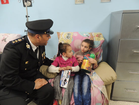 ضباط شرطة مرافق القاهرة يزورون مستشفى 57357 (3)