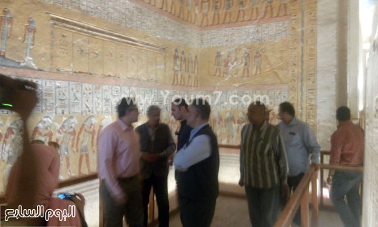 وزير الآثار يتفقد مقبرة توت عنخ آمون لمتابعة نظرية نيكولاس ريفيز (4)