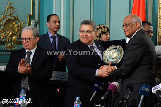 تكريم الدكتور على عبد العال رئيس مجلس النواب بجامعة عين شمس (8)