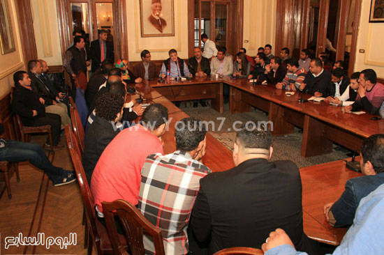 اجتماع-الدكتور-السيد-البدوى-مع-شباب-حزب-الوفد-(2)