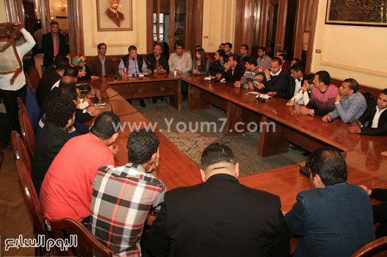 اجتماع-الدكتور-السيد-البدوى-مع-شباب-حزب-الوفد-(3)