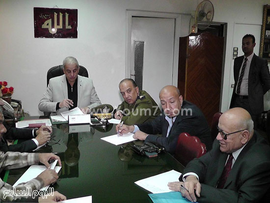 اجتماع اللواء السيد سعيد السكرتير العام لمحافظة الغربية (1)