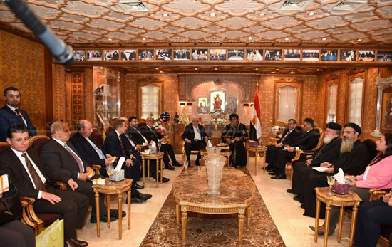 البابا تواضروس يلتقى الرئيس العراقى  (1)