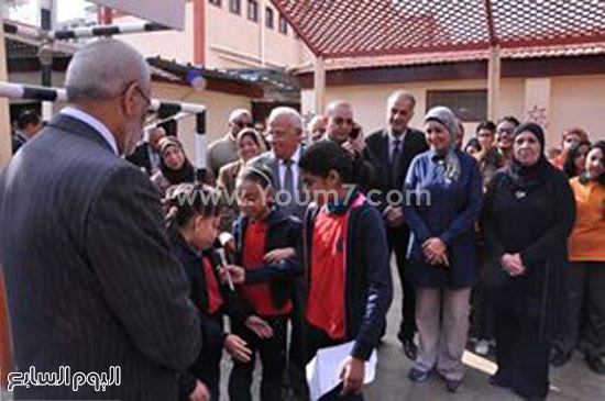 محافظ بورسعيد يوجه بتجميل أسوار المدارس (5)
