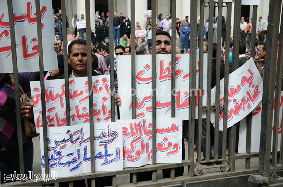 وقفه احتجاجيه موظفى الاتصالات المصريه للاتصالات (19)