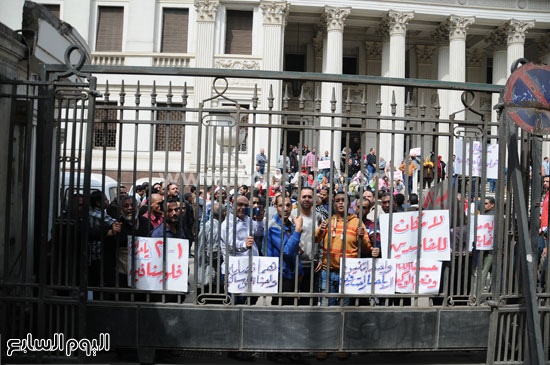 وقفه احتجاجيه موظفى الاتصالات المصريه للاتصالات (23)