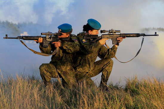 مجندات-القوات-المظلية-الروسية-(1)